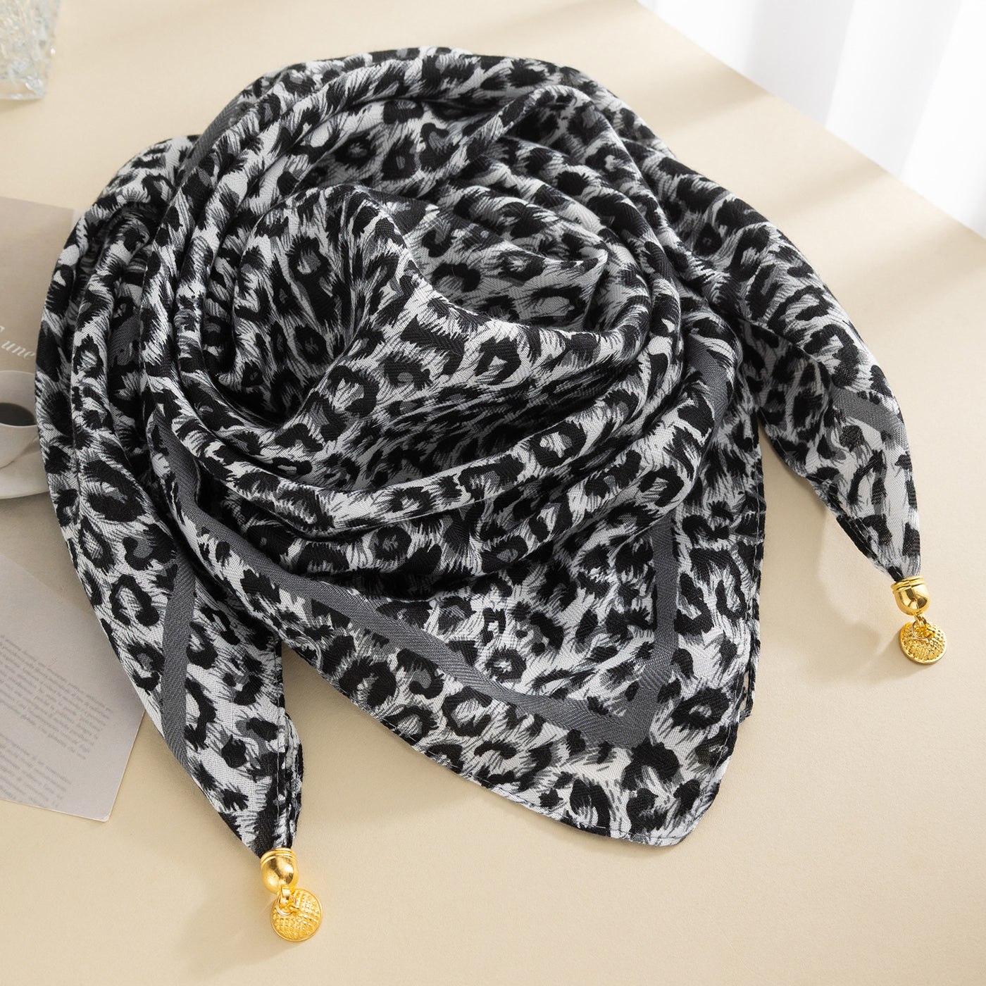 Magnetic Buckle Cotton Square Scarf