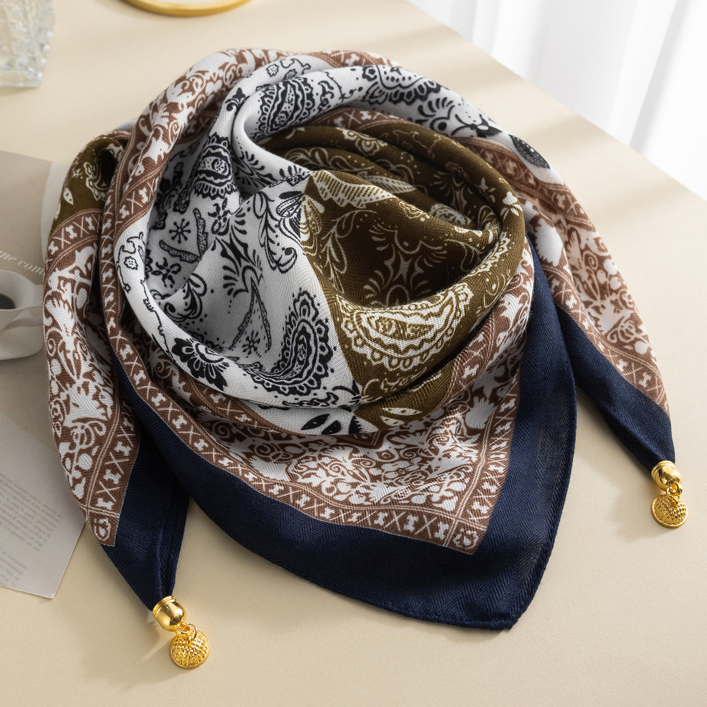 Magnetic Buckle Cotton Square Scarf