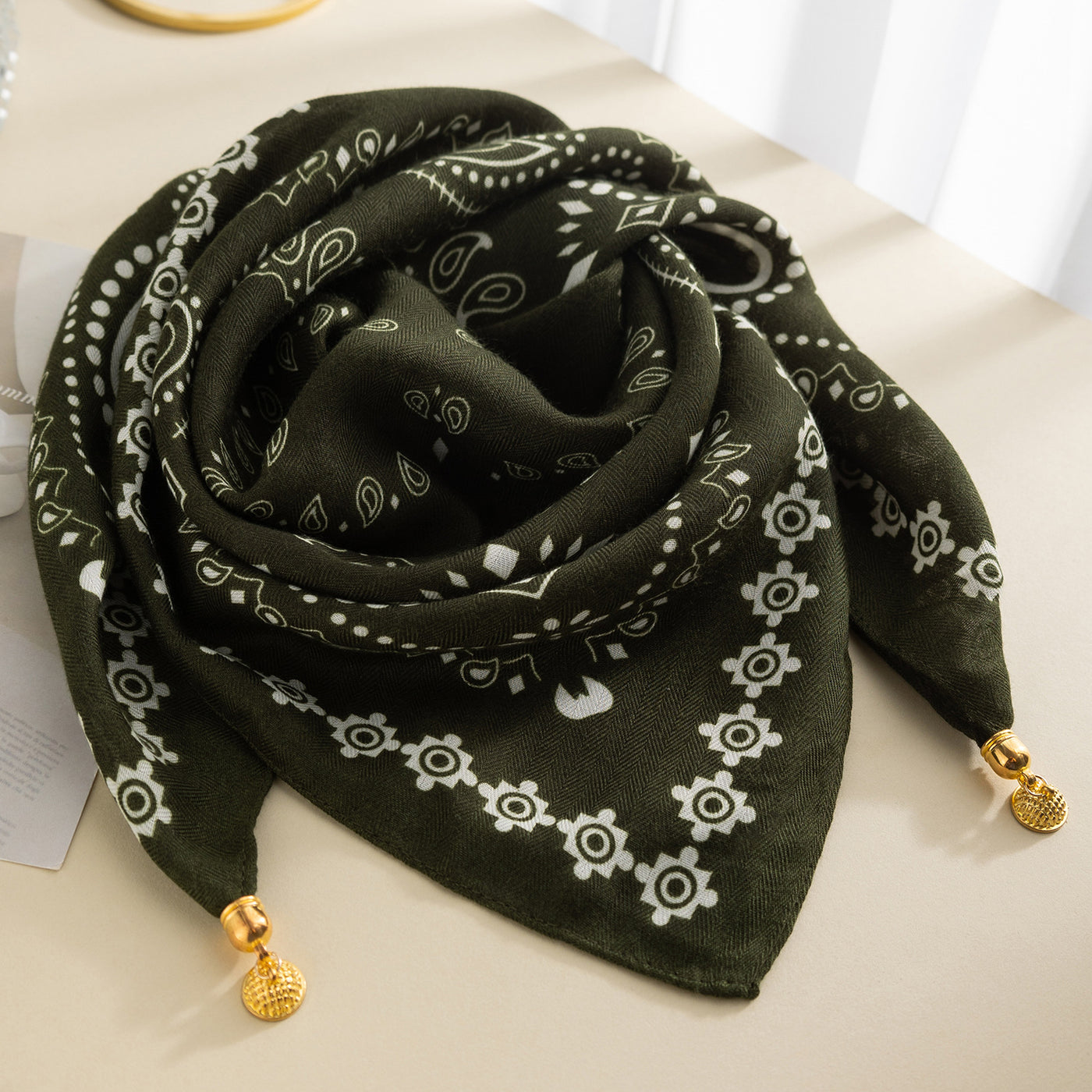 Magnetic Buckle Cotton Square Scarf
