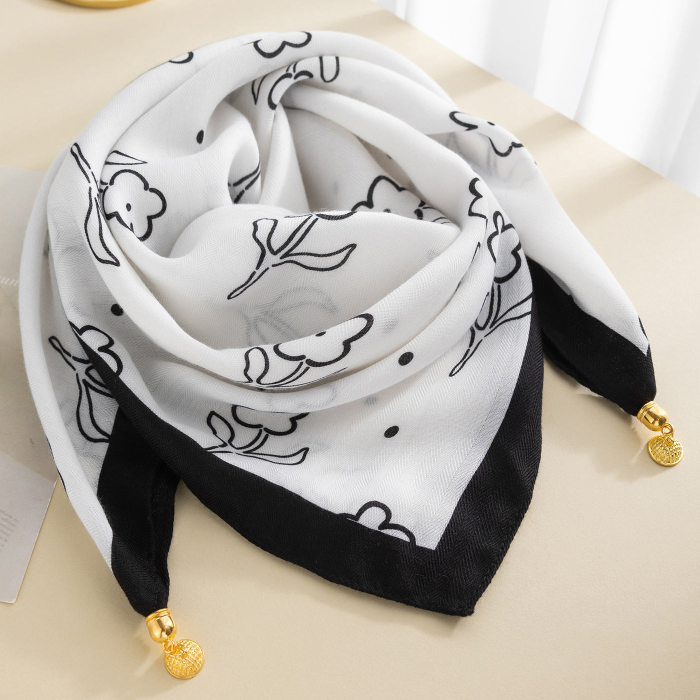 Magnetic Buckle Cotton Square Scarf